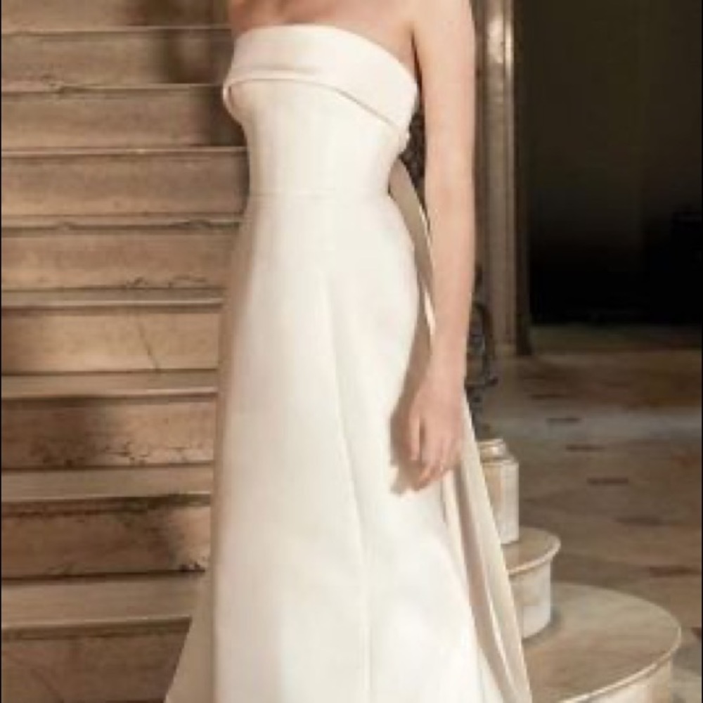 Strapless Ivory Wedding Gown - Classic A-Line Bridal Dress
